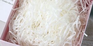 Giấy rơm lót quà – Giải pháp trang trí hộp quà Noel, sinh nhật đẹp mắt, thân thiện môi trường